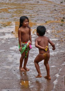 Guessing which hand holds the prize.